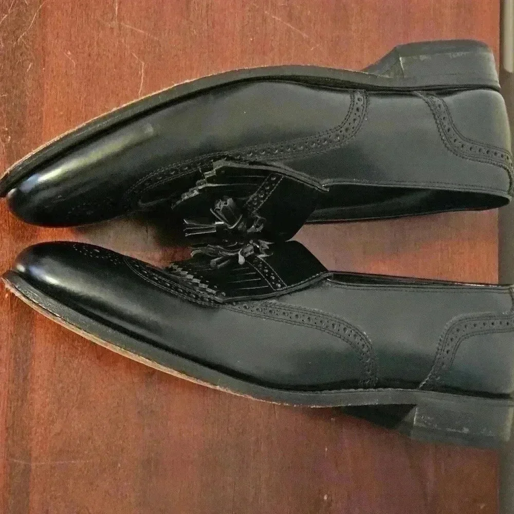 Florsheim Kiltie Tassle Leather Wingtip shoe Size 12D EUC